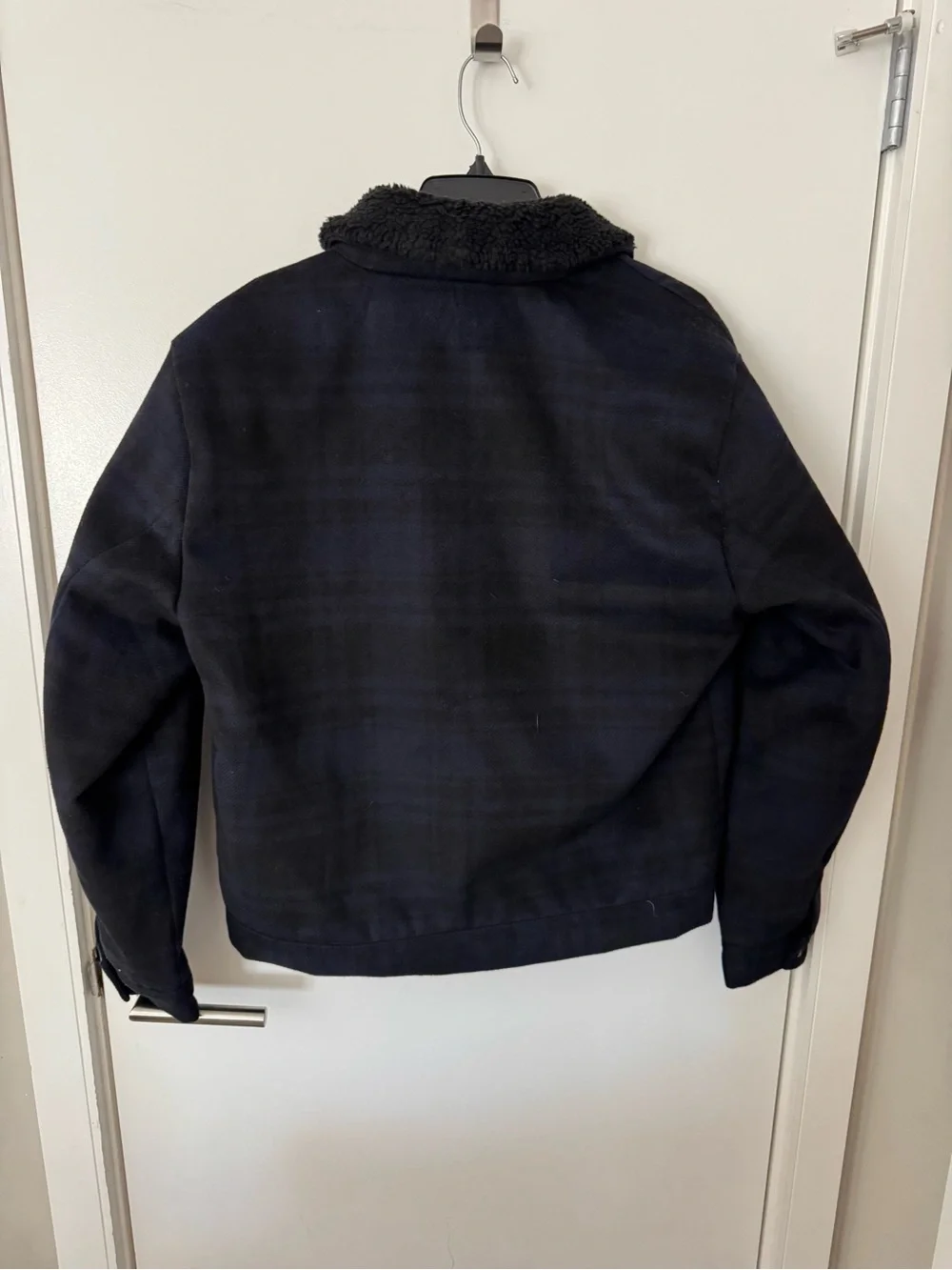 Banana Republic Men's Navy and Black Plaid Sherpa-Collar Field Jacket Size Small